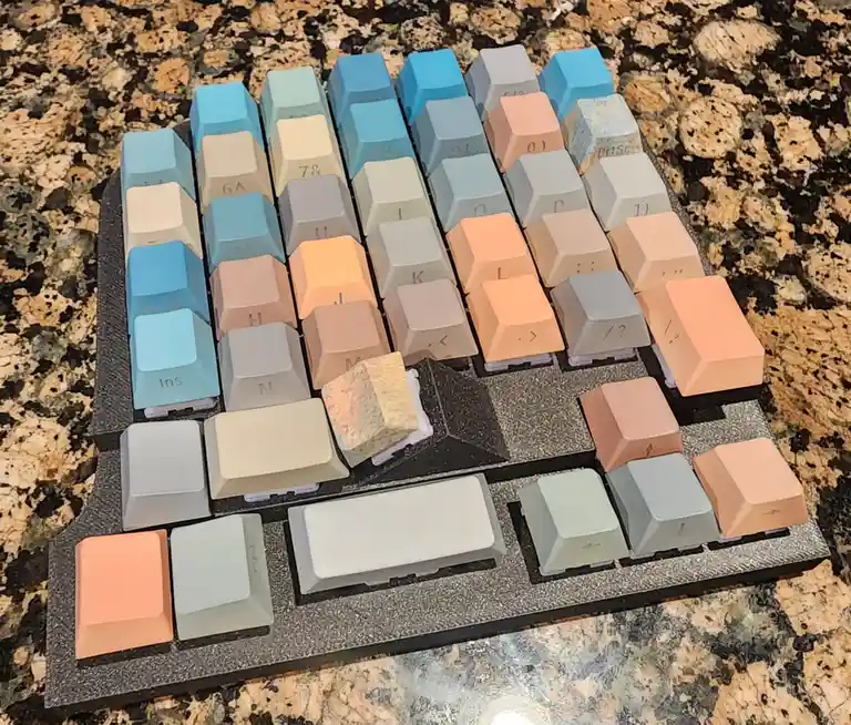 The Right Half of the Ark TKL Split Keyboard: A Closer Look