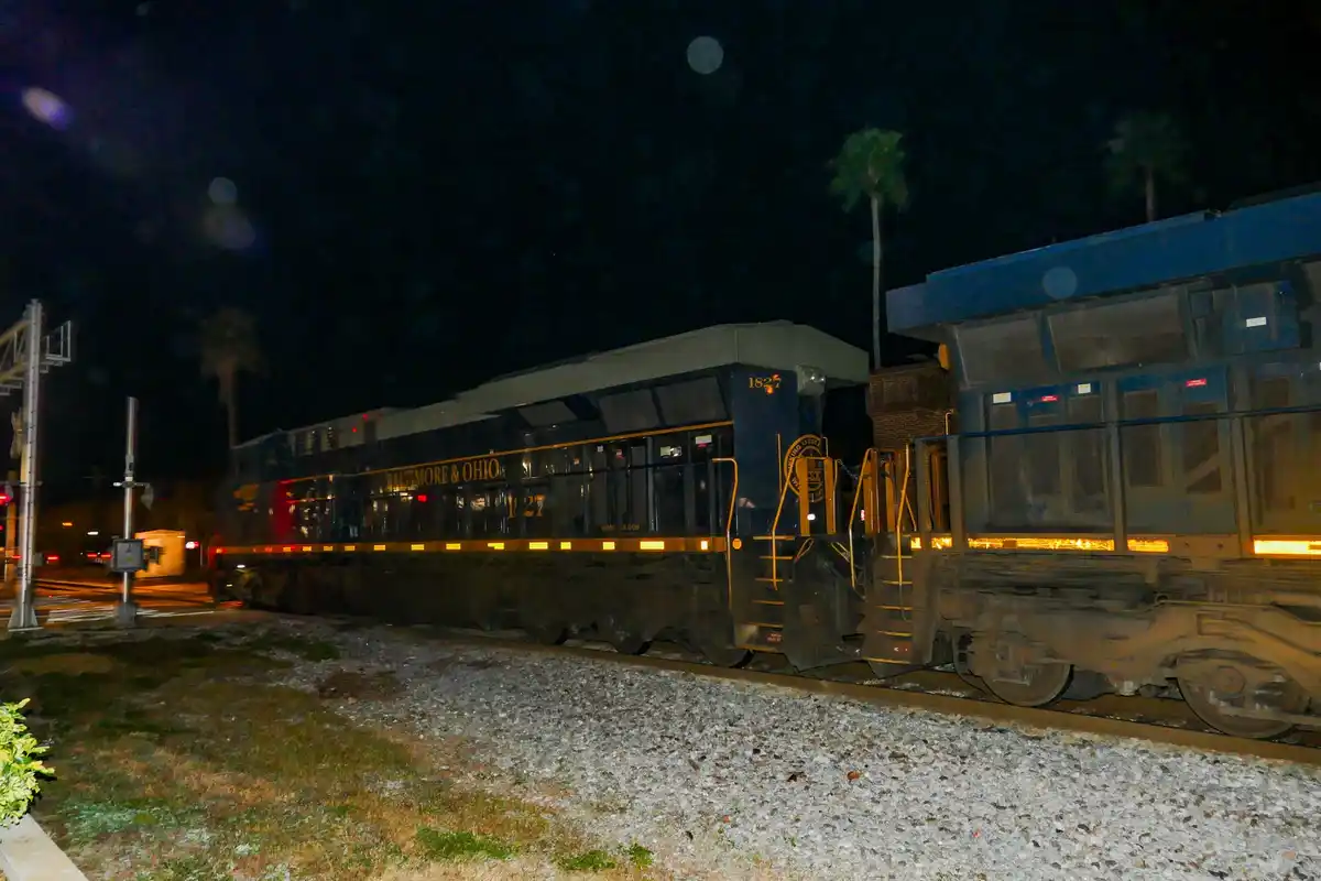 CSX 1827: A Train Enthusiast's Dream