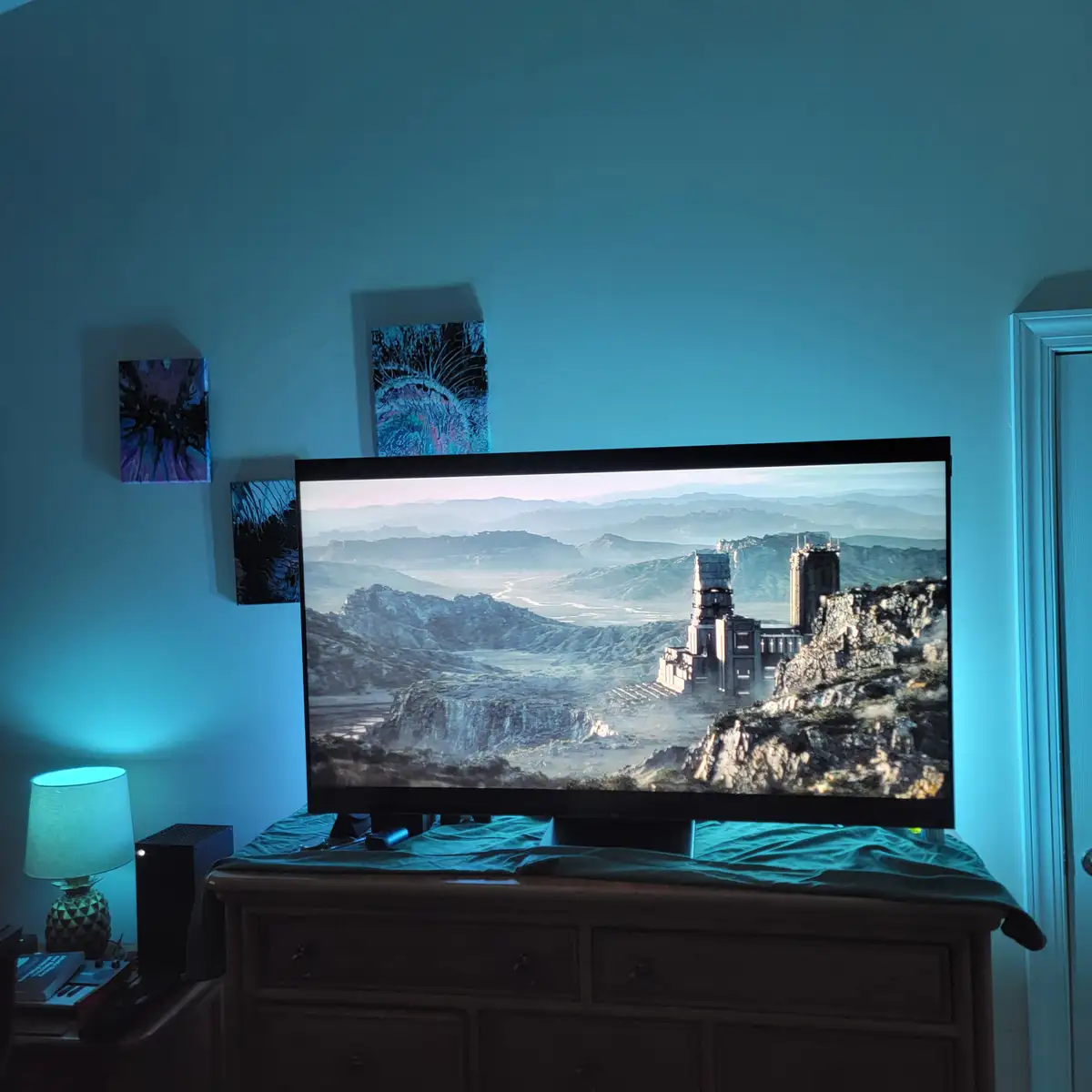 TCL 55" QM7 Meets HUE